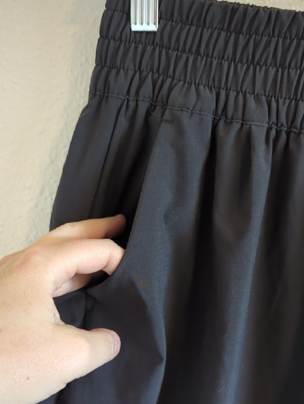 Vuori Villa Short - Black - Size XL - Picture 3 of 8